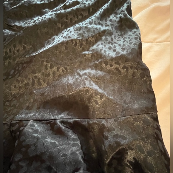 Black cheetah print silk skirt - Picture 5 of 9
